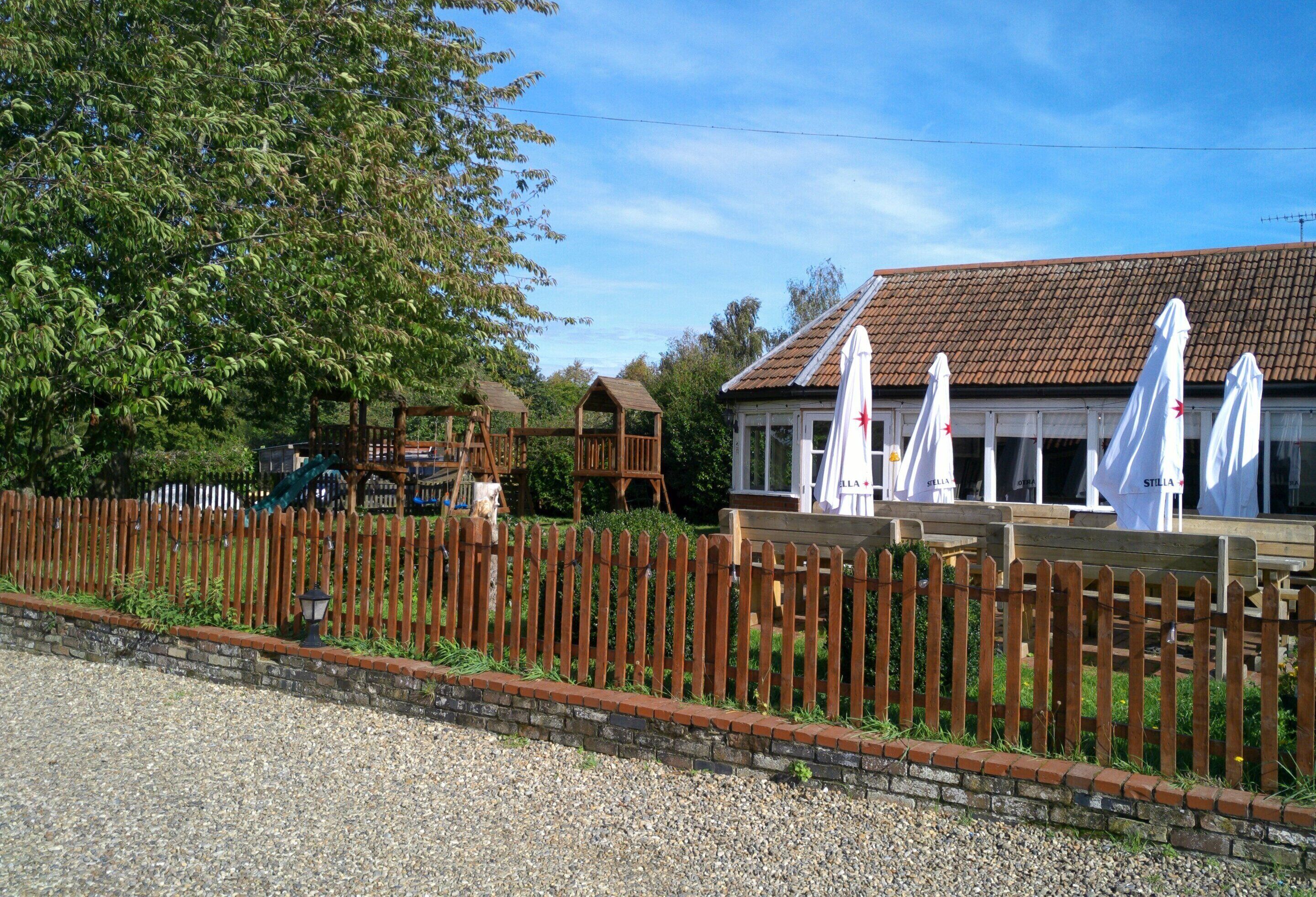 Phòng đôi tiện nghi đơn giản, phù hợp cho người khuyết tật, có phòng tắm riêng | Ngoại thất