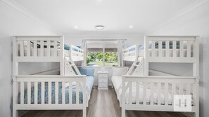 3 bedrooms, iron/ironing board, free WiFi, bed sheets