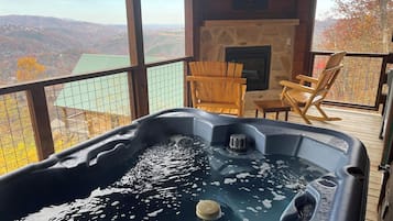 Studio (3 Bedrooms) | Property amenity