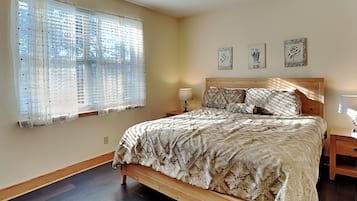 Condo (3 Bedrooms) | Property amenity
