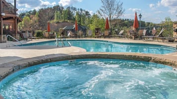 Condo (3 Bedrooms) | Property amenity