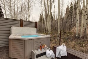 Bain à remous extérieur