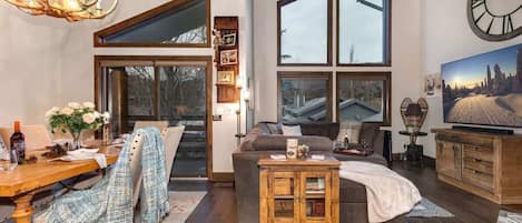 TV, fireplace, offices
