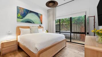 6 bedrooms, iron/ironing board, free WiFi, bed sheets