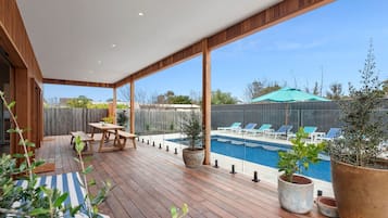 屋外プール、温水プール