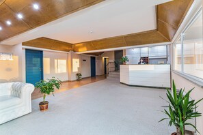 Unclassified image, 4 of 44, button - Stejarii Resort (Ineu)