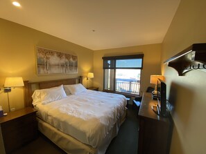 1 habitación, escritorio, tabla de planchar con plancha y wifi gratis 