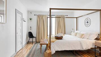 3 bedrooms, desk, iron/ironing board, free WiFi