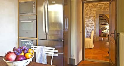 Alleinstehendes Ferienhaus mit Klimaanlage, privatem Pool, W-LAN, TV, Veranda, Panoramablick