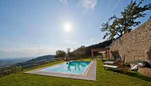 A heated pool - Stunning private villa for 8 people with WIFI, private pool, A/C, TV, veranda and panoramic view (Cortona)