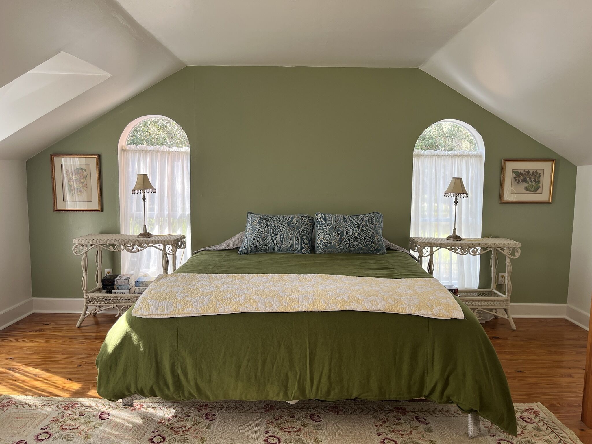 1 habitación, tabla de planchar con plancha, wifi gratis y ropa de cama 