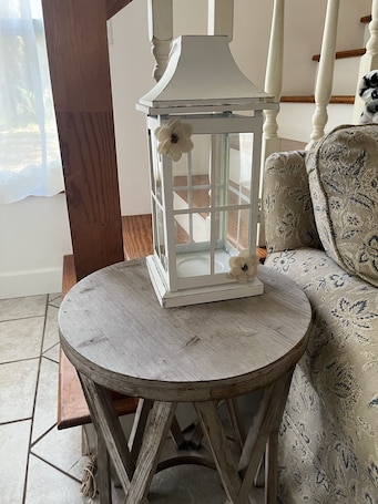 Interior. Azalea Farmhouse