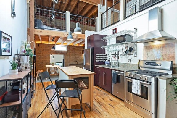 Fridge, microwave, oven, stovetop - Lofty Dreams in Downtown SLC (Salt Lake City)