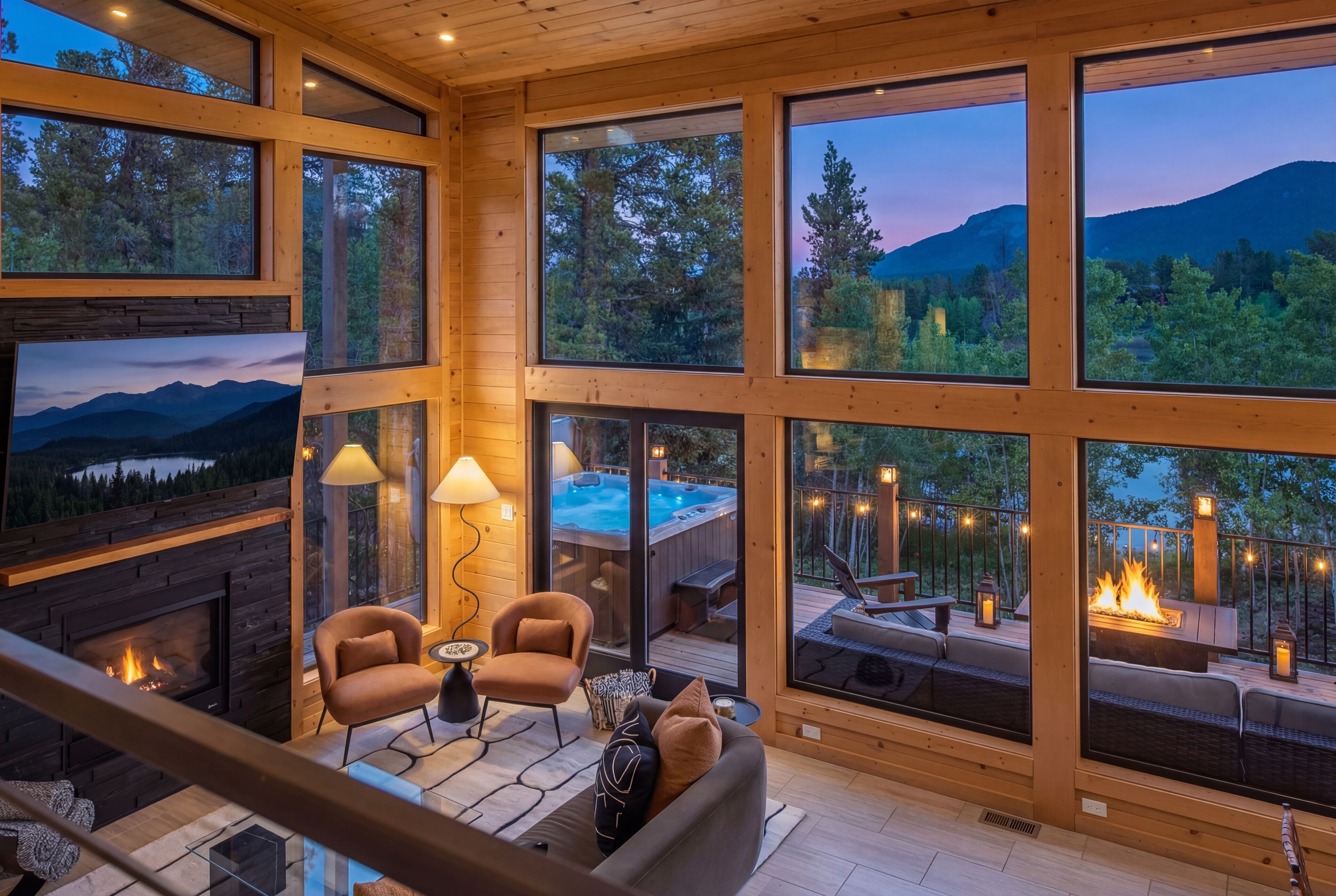 Una Smart TV, una chimenea