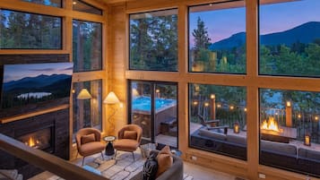 Una Smart TV, una chimenea