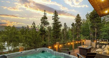 Lakefront • Kayaks • Views • Fishing • HotTub