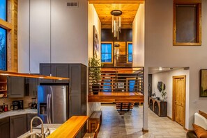 Interior - Lakefront - Alpine Views - Daily Moose (Black Hawk)