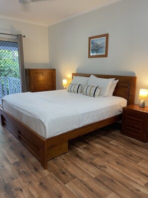 2 dormitoris, planxa i posts de planxar, wifi gratuïta i roba de llit 