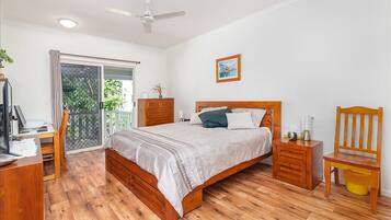 2 slaapkamers, een strijkplank/strijkijzer, gratis wifi, beddengoed