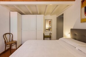 2 多间卧室、熨斗/熨衣板、WiFi、床单