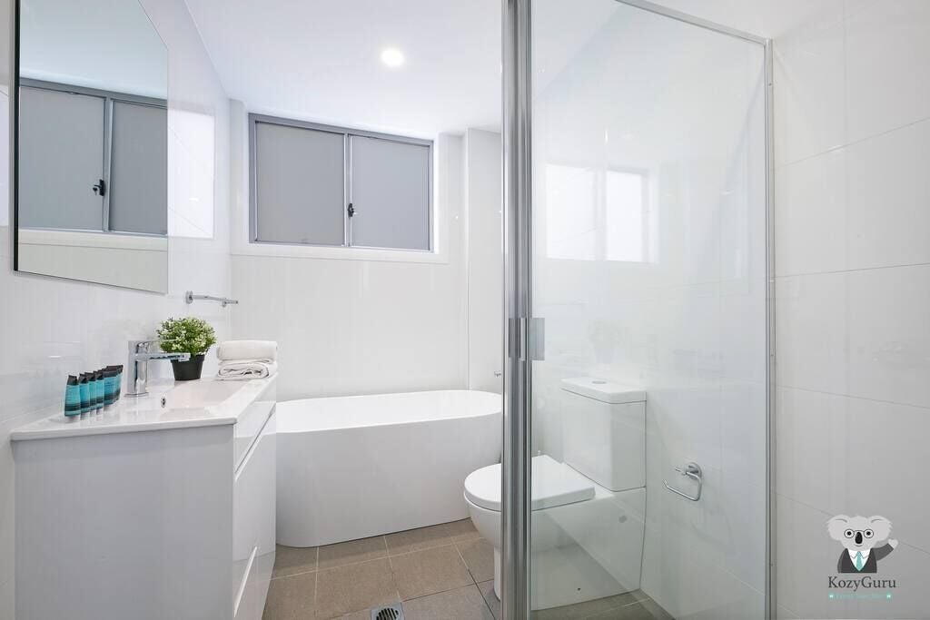KOZYGURU | Wentworthville | Kozy 2 Bed 1 Bath APT | Street Parking — image 10