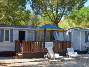 Property grounds - Cosy apartment in villa for 5 people with pool, WIFI, A/C and terrace (Balatonfüred)
