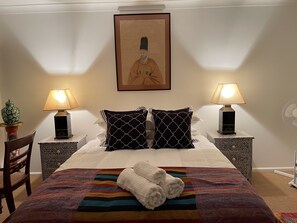 3 camere, una scrivania, ferro/asse da stiro, Wi-Fi gratuito