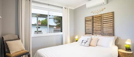 2 bedrooms, iron/ironing board, travel cot, free WiFi
