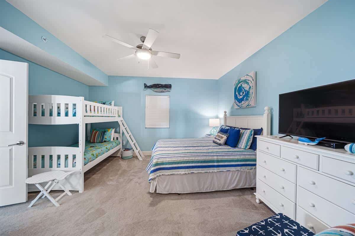 4 bedrooms, iron/ironing board, free WiFi, bed sheets