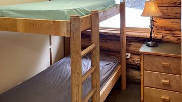3 bedrooms, in-room safe