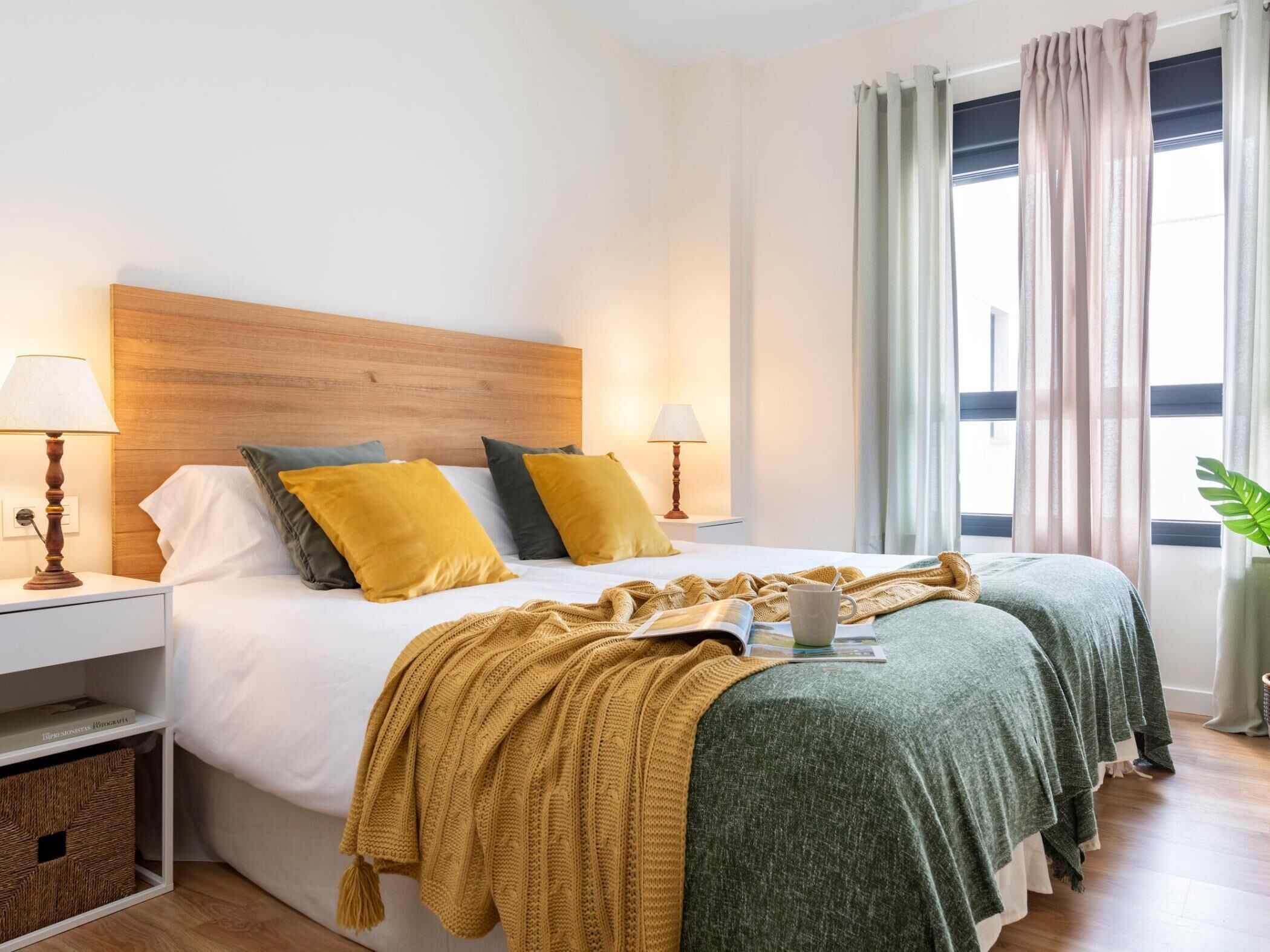 2 dormitorios, tabla de planchar con plancha, Internet y ropa de cama