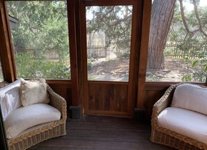 Interior - Starview Ranch: 3 homes w/ 7 bdrms, pool, sauna, spa & gym on 50 beautiful acres (Miramonte)