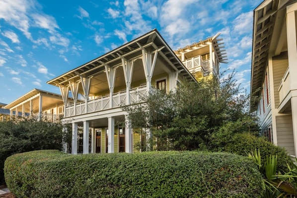 House, 6 Bedrooms | Exterior