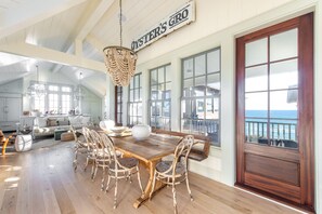 House, 4 Bedrooms | In-room dining
