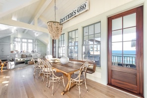 House, 4 Bedrooms | In-room dining