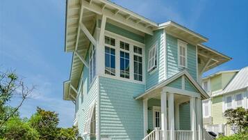 House, 3 Bedrooms | Exterior