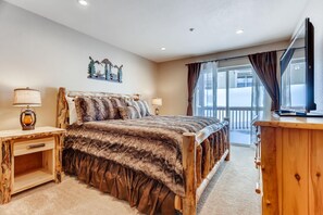 2 soverom, skrivebord, strykejern/-brett og wi-fi (mot et tillegg)