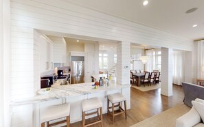 House, 4 Bedrooms | Private kitchen