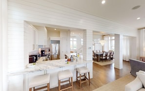 House, 4 Bedrooms | Private kitchen