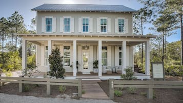 House, 4 Bedrooms | Exterior