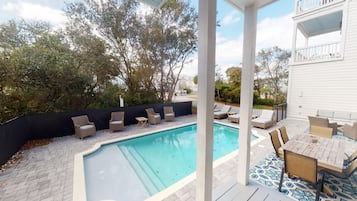 House, 5 Bedrooms | Pool