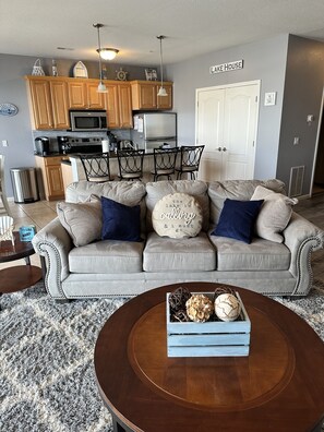 Smart TV, fireplace, DVD player
