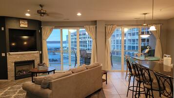 Smart TV, fireplace, DVD player