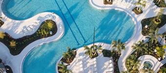 Golf Patio Condo | Work-Friendly Stay | 4 Queen Beds | Saddlebrook Resort | Optional Amenities
