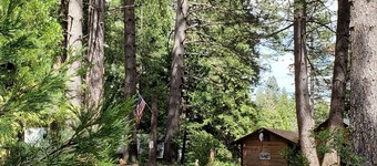 Camping Cabin B at Bigfoot Lodging Lassen NP