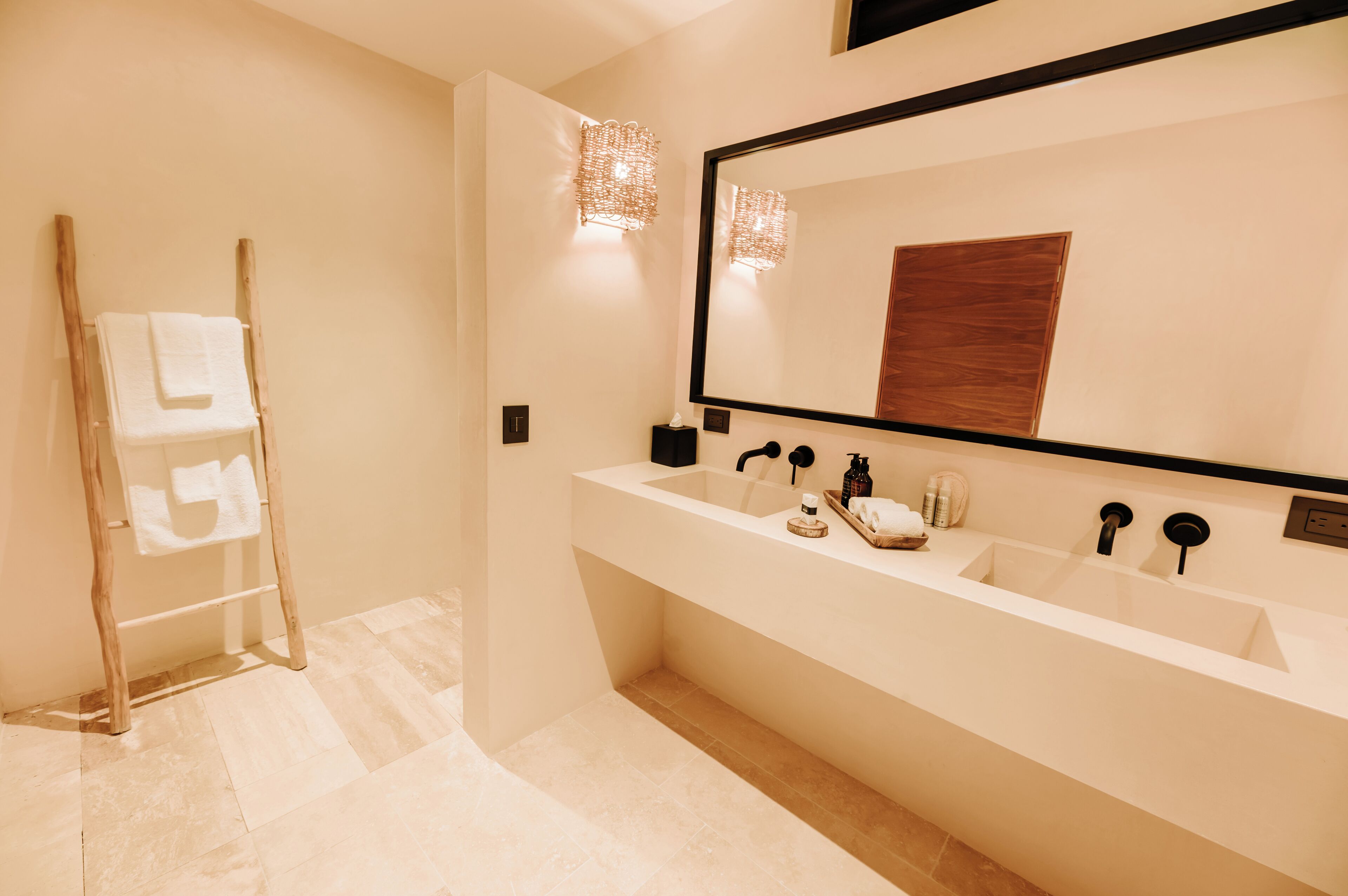 Photo - Majaro Apartments