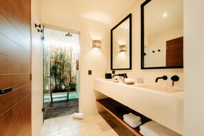Eco-friendly toiletries, hair dryer, bathrobes, towels - Majaro Apartments (Tulum)