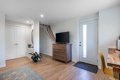 Lower Mission Private Suite