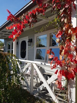 Exterior detail - Candlebark Cottage - Private spa retreat (Hepburn)
