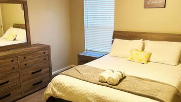 2 bedrooms, iron/ironing board, free WiFi, bed sheets